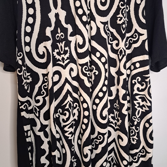 Danskin Black White XL Short Sleeve Blouse Short Sleeve Contemporary Pattern - Picture 6 of 7